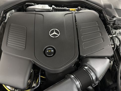 Used 2025 Mercedes-Benz C 300 Sedan image 28