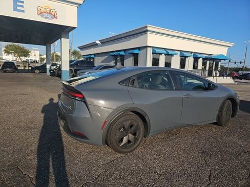 Used 2024 Toyota Prius LE FWD image 7