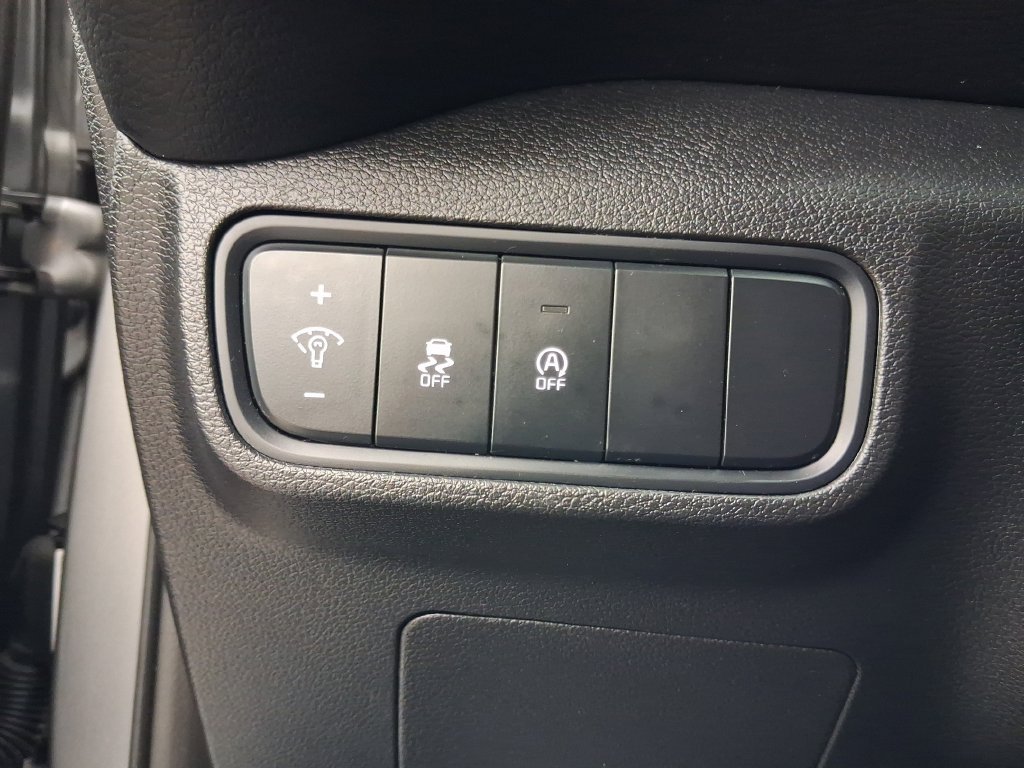 Used 2024 Kia Soul LX w/ Option Group 015 FWD image 23
