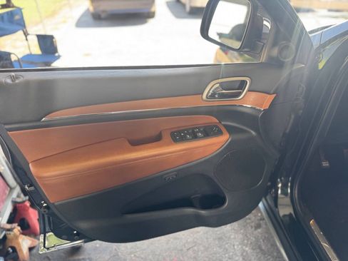 Used 2012 Jeep Grand Cherokee Overland AWD/4WD image 16