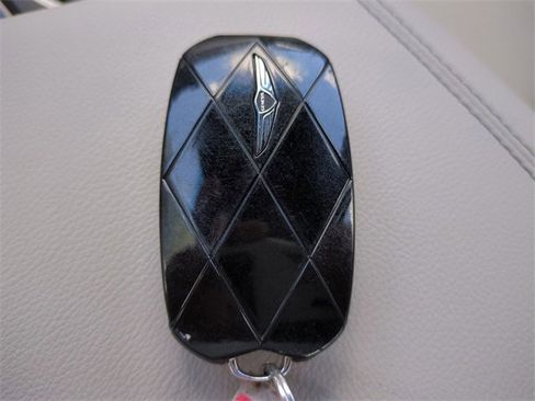 Certified 2025 Genesis G70 2.5T image 28