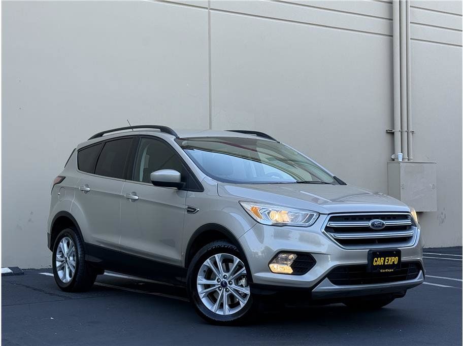 Used 2017 Ford Escape SE w/ Equipment Group 201A AWD/4WD image 20