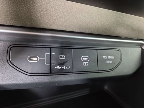 Certified 2026 Kia Carnival LXS FWD image 27
