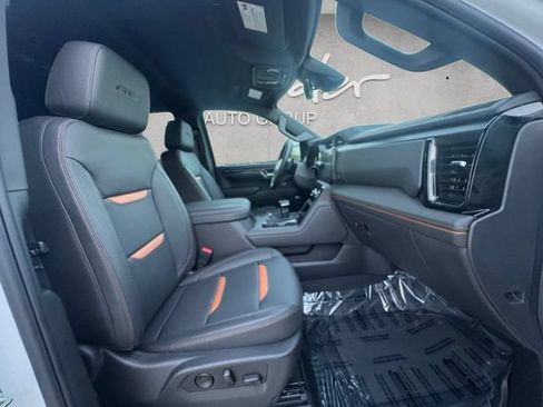 Used 2025 GMC Sierra 1500 AT4 w/ Technology Package AWD/4WD image 24