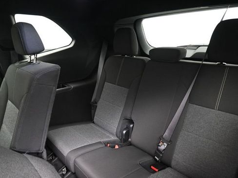 Used 2025 GMC Acadia Elevation image 20