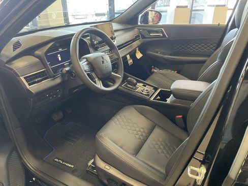 New 2025 Mitsubishi Outlander SEL Black Edition image 7