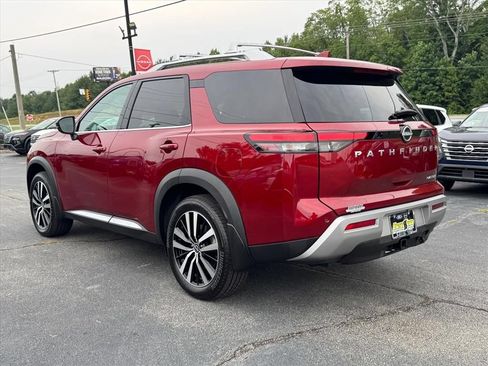 Certified 2025 Nissan Pathfinder Platinum w/ Cargo Package FWD image 5