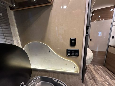 Used 2016 Mercedes-Benz Sprinter 3500 image 42