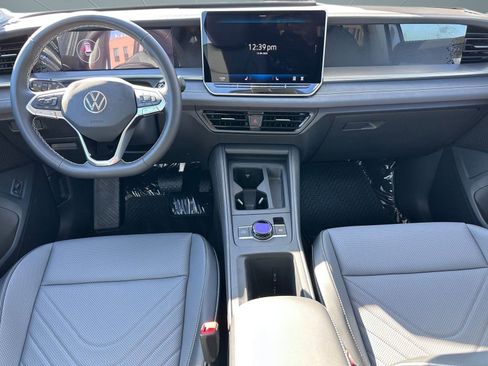 New 2026 Volkswagen Tiguan SE image 13