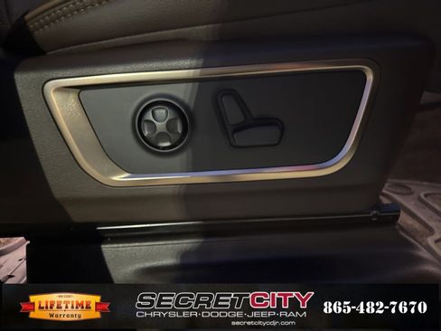 Used 2025 RAM 1500 Limited image 15