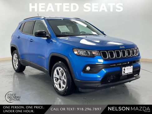 Used 2025 Jeep Compass Latitude image 4