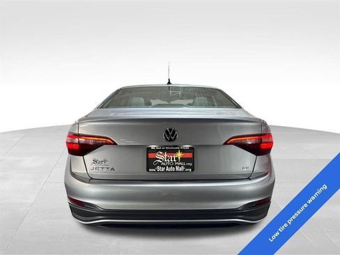 Used 2024 Volkswagen Jetta SE FWD image 6