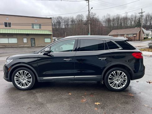 Used 2017 Lincoln MKX Reserve w/ Driver Assistance Package image 4