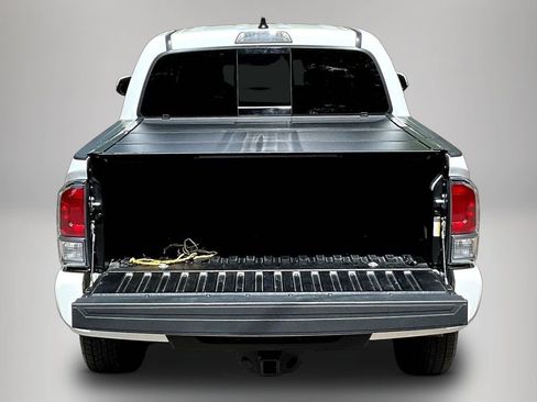 Used 2023 Toyota Tacoma TRD Sport image 6