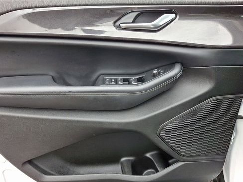 Used 2023 Jeep Grand Cherokee Altitude image 12