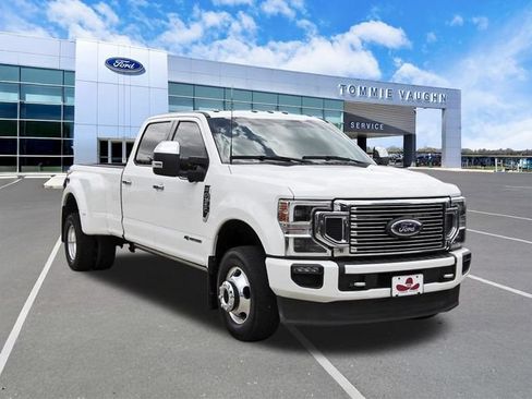 Used 2022 Ford F350 Platinum w/ FX4 Off-Road Package AWD/4WD image 6