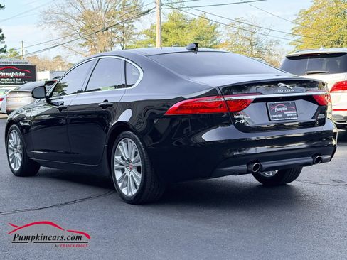 Used 2020 Jaguar XF Prestige image 4