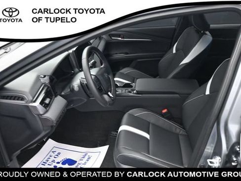Used 2026 Toyota Camry SE w/ Convenience Package FWD image 12