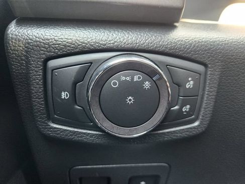Used 2019 Ford Expedition XLT w/ Equipment Group 202A AWD/4WD image 21