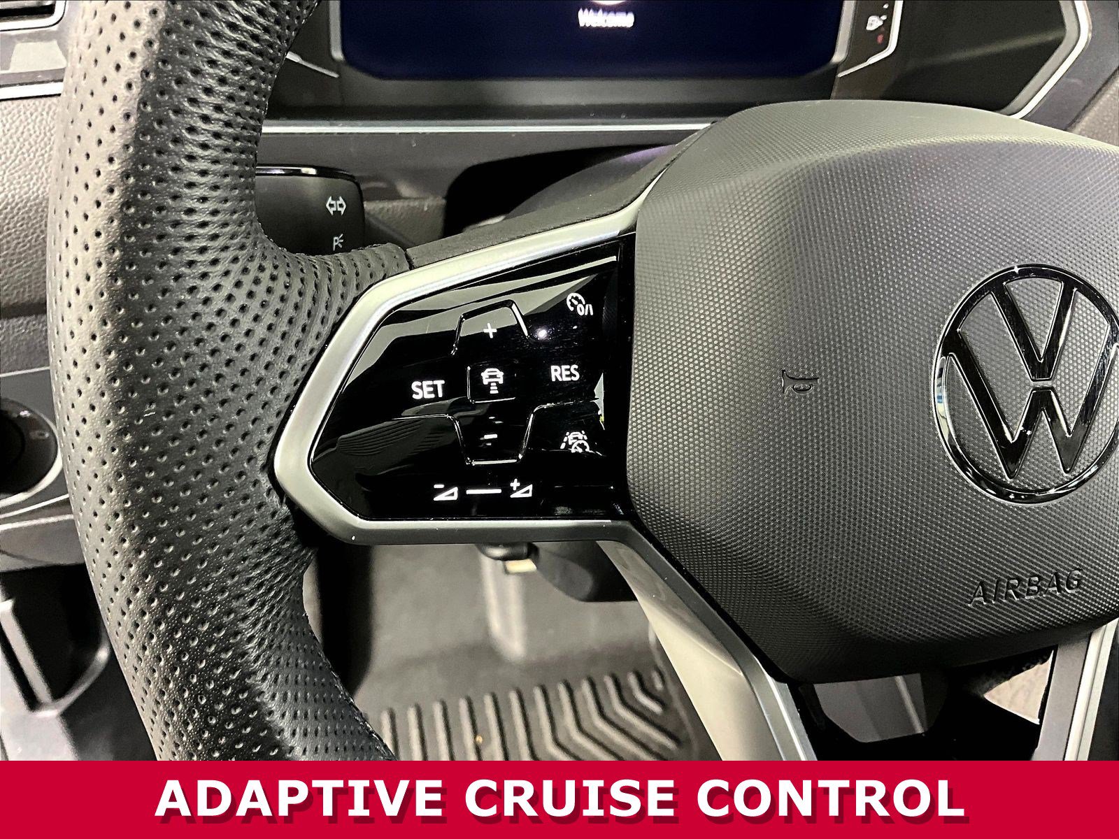 Used 2022 Volkswagen Tiguan SEL R-Line AWD/4WD image 11