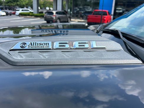 Used 2024 Chevrolet Silverado 2500 LT AWD/4WD image 4
