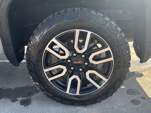 Used 2024 GMC Sierra 1500 AT4 w/ AT4 Premium Package image 11