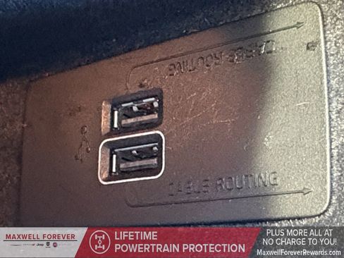 Used 2021 Volvo XC60 T5 Momentum w/ Premium Package image 6