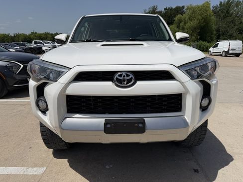 Used 2018 Toyota 4Runner TRD Off-Road Premium AWD/4WD image 5