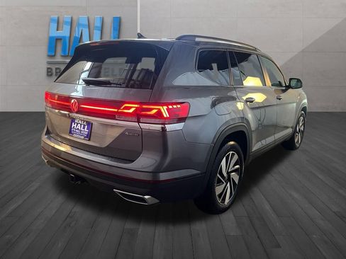 Certified 2025 Volkswagen Atlas SE image 5