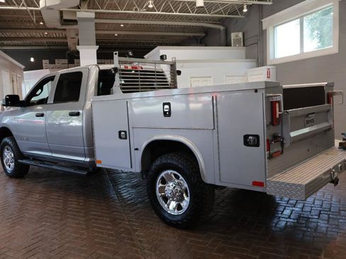 Used 2022 RAM 2500 Tradesman w/ Chrome Appearance Group AWD/4WD image 4