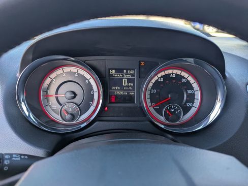 Used 2019 Dodge Grand Caravan SE image 19