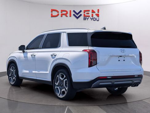 Used 2024 Hyundai Palisade SEL w/ Premium Package image 3