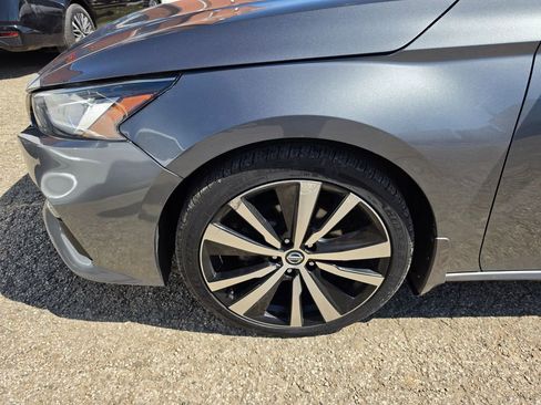 Used 2021 Nissan Altima 2.5 SR image 3