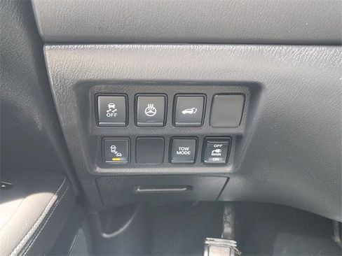 Used 2020 Nissan Pathfinder SL image 22