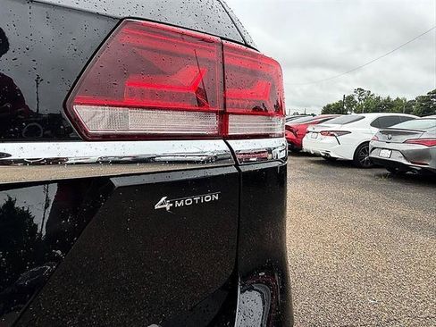 Used 2023 Volkswagen Atlas SEL AWD/4WD image 44