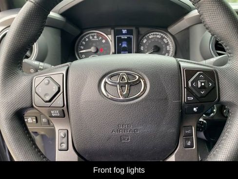 Used 2022 Toyota Tacoma TRD Sport AWD/4WD image 11