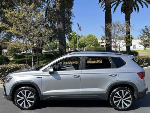 Used 2023 Volkswagen Taos SE FWD image 31
