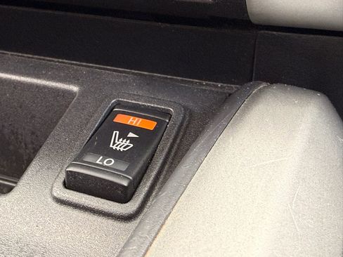 Used 2018 Nissan Titan SV w/ SV Convenience Package RWD image 33