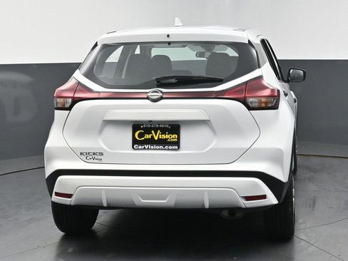 Used 2024 Nissan Kicks S image 4