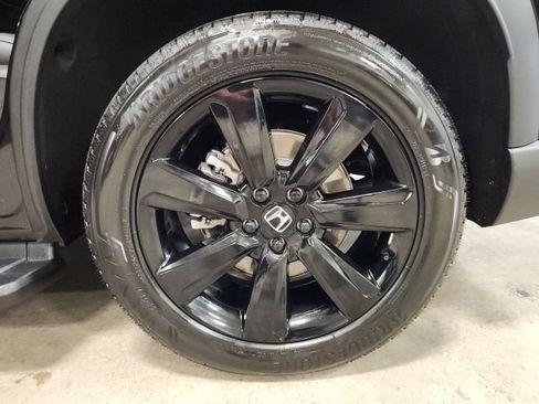 Certified 2025 Honda Pilot Black Edition image 27