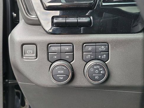 Used 2023 Chevrolet Silverado 1500 ZR2 w/ Technology Package AWD/4WD image 15