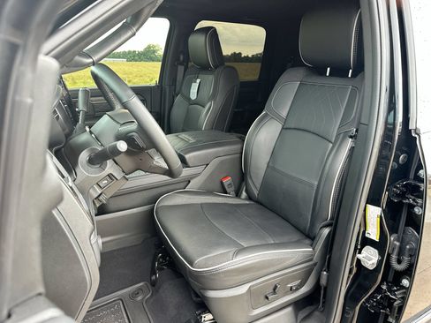 Used 2026 RAM 2500 Limited AWD/4WD image 11