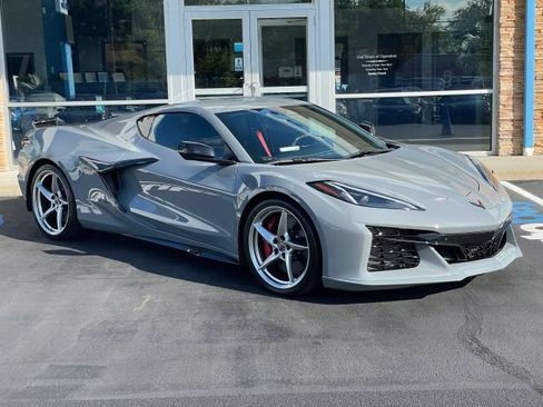 Used 2025 Chevrolet Corvette E-Ray AWD/4WD image 1