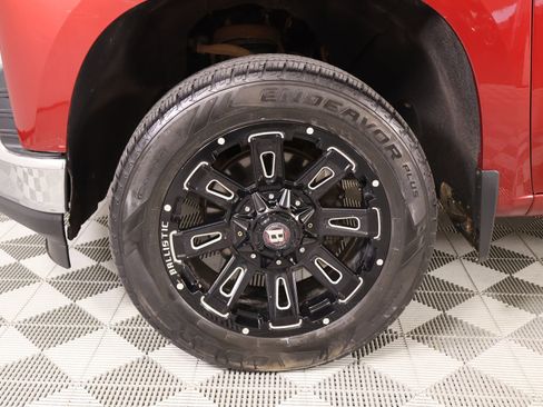 Used 2019 Chevrolet Silverado 1500 LT w/ Texas Edition AWD/4WD image 17