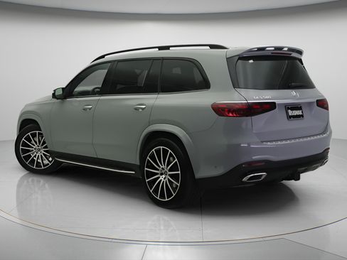 New 2026 Mercedes-Benz GLS 580 4MATIC image 2