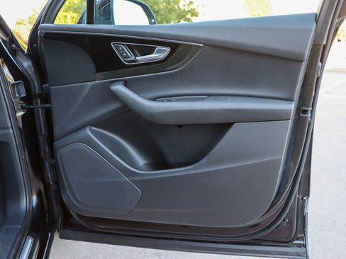 Used 2017 Audi Q7 3.0T Premium Plus w/ Premium Plus Package image 10