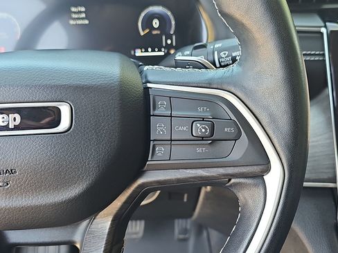 Used 2021 Jeep Grand Cherokee L Limited AWD/4WD image 18