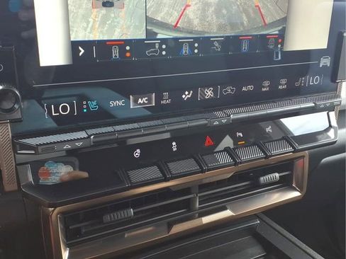 Used 2025 GMC Hummer EV 3X AWD/4WD image 6