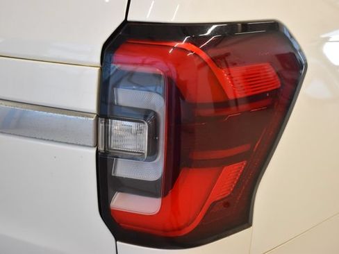 Used 2024 Ford Expedition Max Platinum AWD/4WD image 12