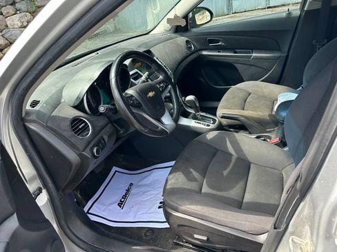 Used 2013 Chevrolet Cruze LT FWD image 8